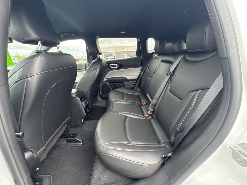 Used 2025 Jeep Compass Limited AWD/4WD image 28