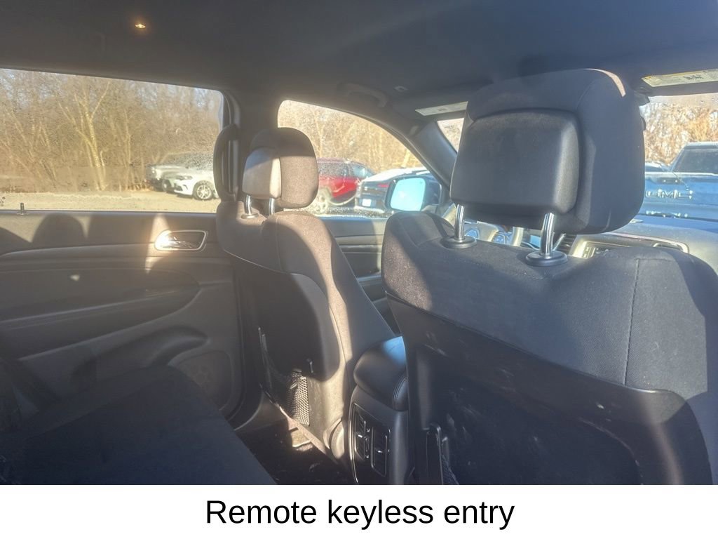 Used 2017 Jeep Grand Cherokee Laredo w/ Quick Order Package 23E image 14