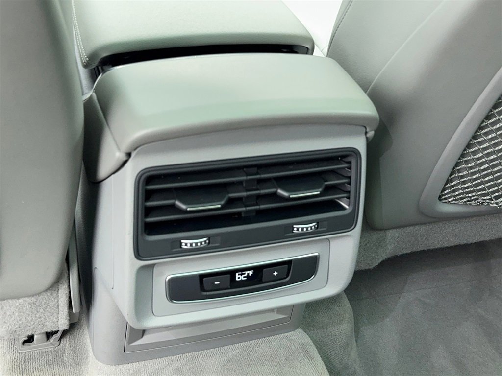 Used 2022 Audi Q7 3.0T Premium image 44