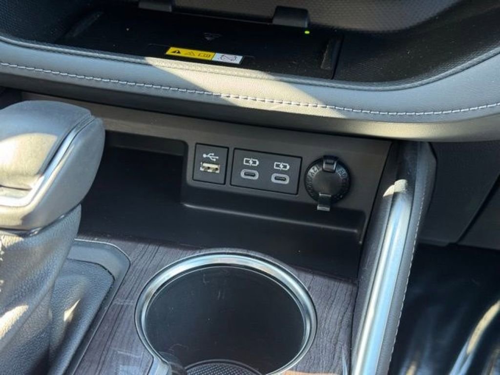 Used 2023 Toyota Highlander Limited AWD/4WD image 17