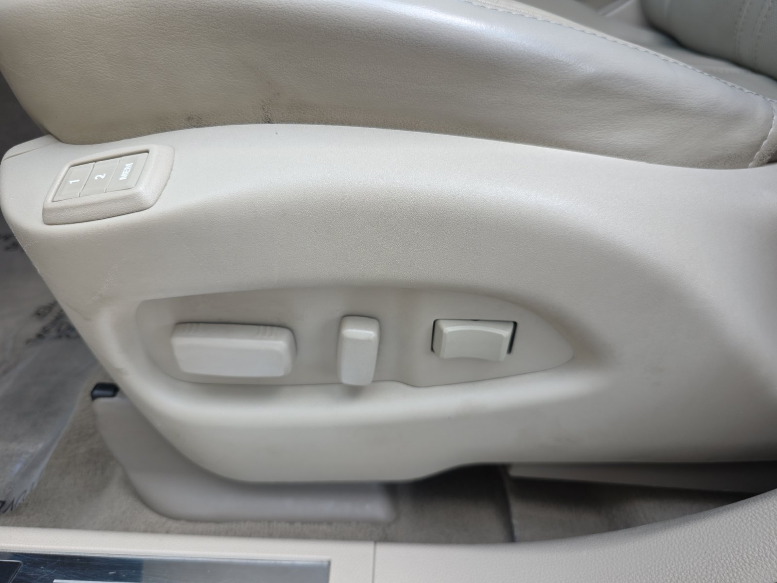 Used 2014 Cadillac SRX Premium AWD/4WD image 33