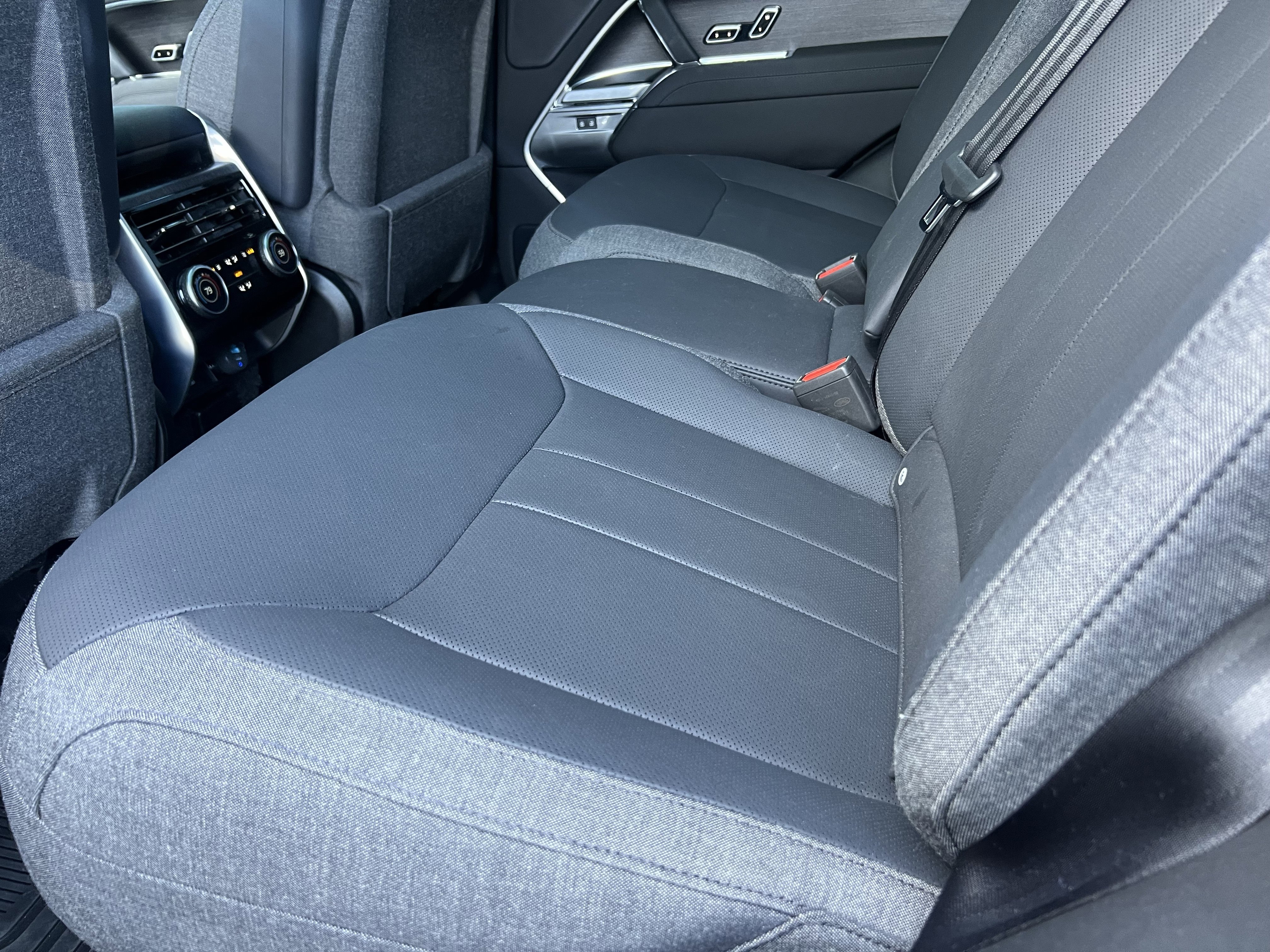 Used 2025 Land Rover Range Rover SE image 29