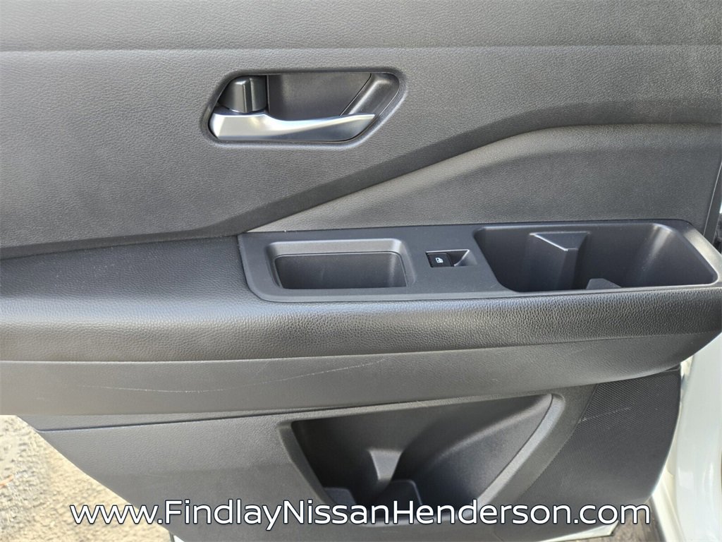 Used 2022 Nissan Pathfinder SV image 23