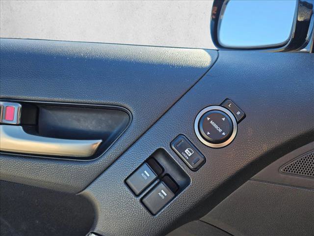 Used 2013 Hyundai Genesis 2.0T image 9