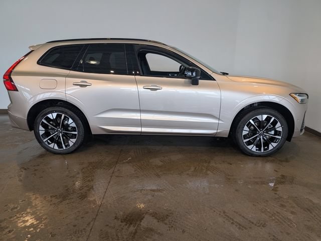 Used 2026 Volvo XC60 B5 Plus w/ Climate Package AWD/4WD image 6