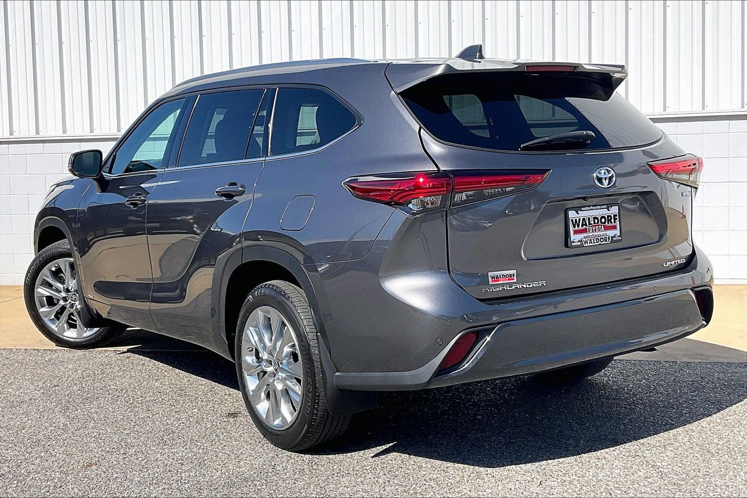 Used 2023 Toyota Highlander Limited AWD/4WD image 15