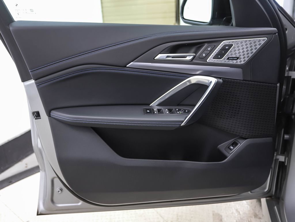 Certified 2025 BMW X1 M35i w/ Premium Package image 9