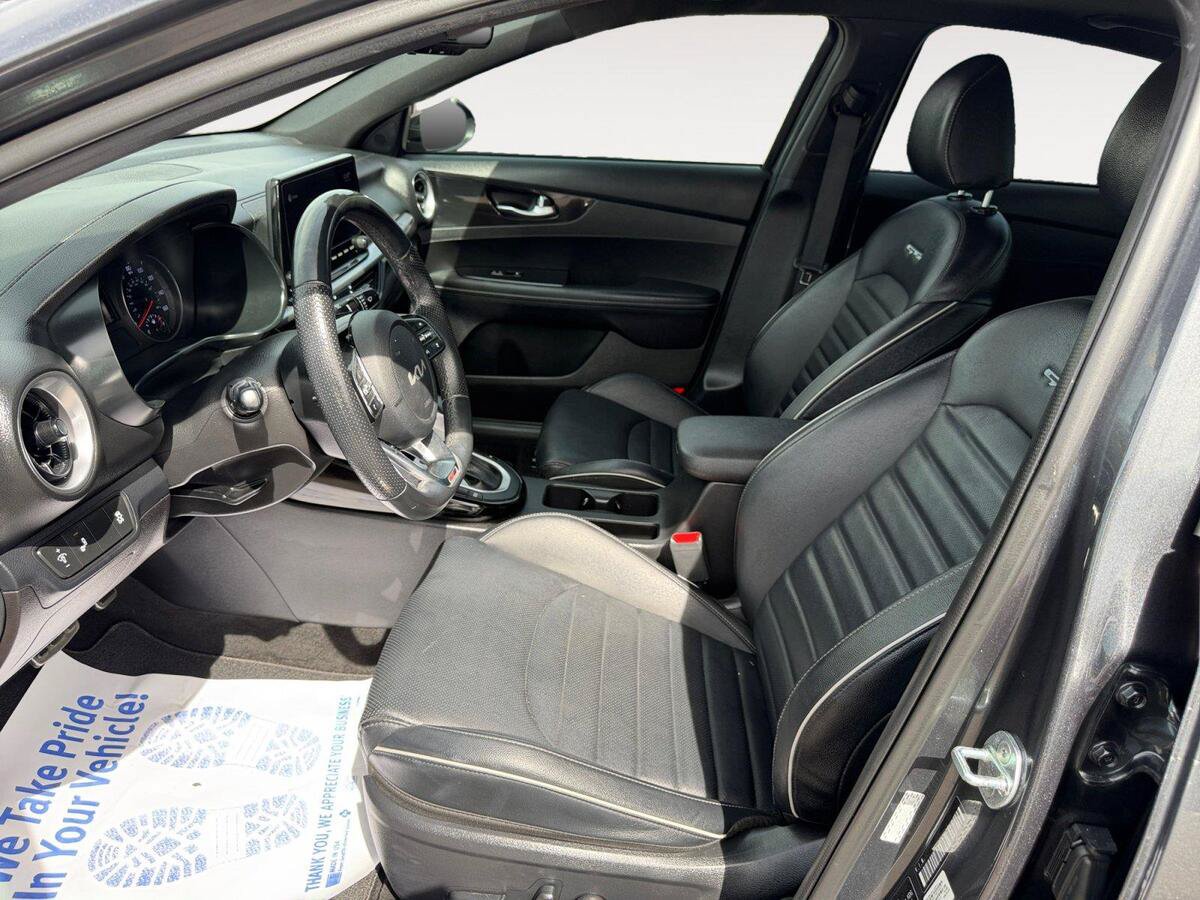 Used 2022 Kia Forte GT-Line w/ GT-Line Premium Package FWD image 9