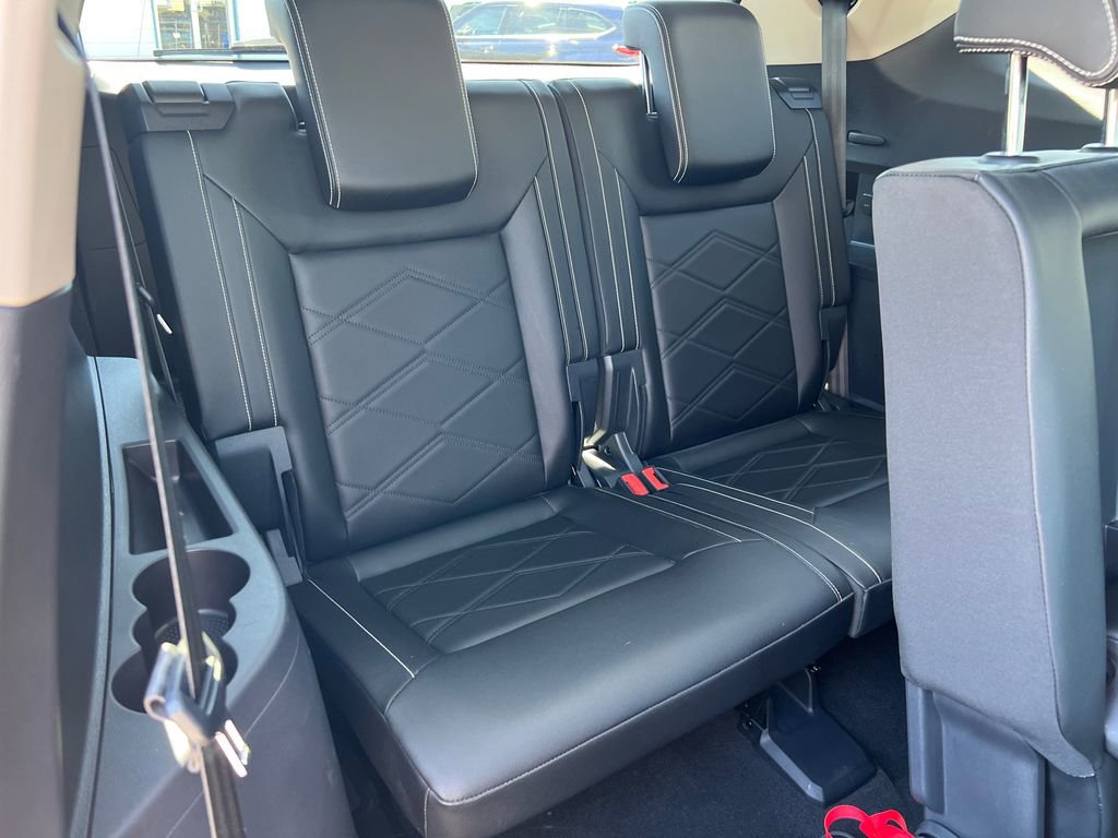 Used 2024 Volkswagen Atlas SE image 16