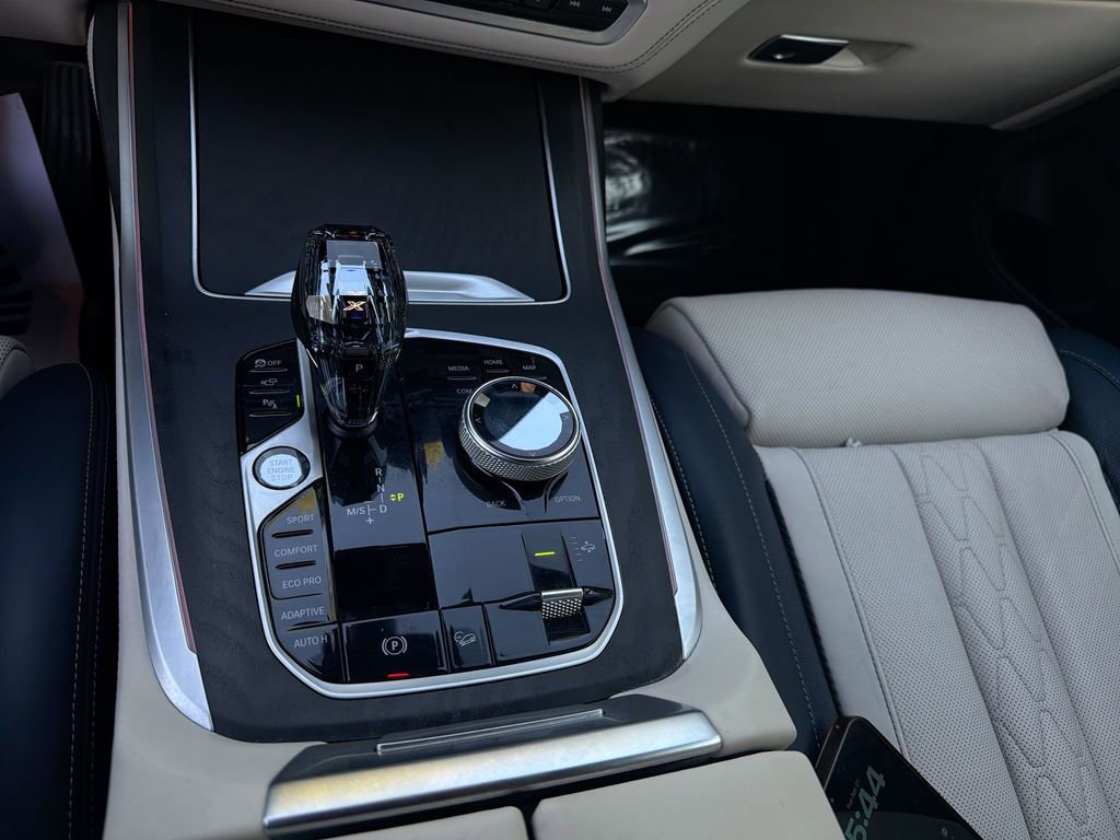 Used 2022 BMW X7 xDrive40i w/ Executive Package AWD/4WD image 22