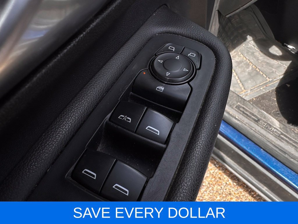 Used 2022 GMC Terrain SLT w/ Infotainment Package II FWD image 7
