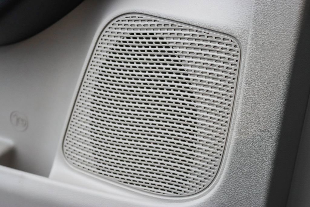 Used 2024 Chrysler Pacifica Select image 48