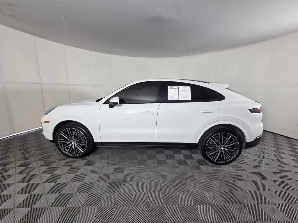 Used 2023 Porsche Cayenne Platinum Edition image 9