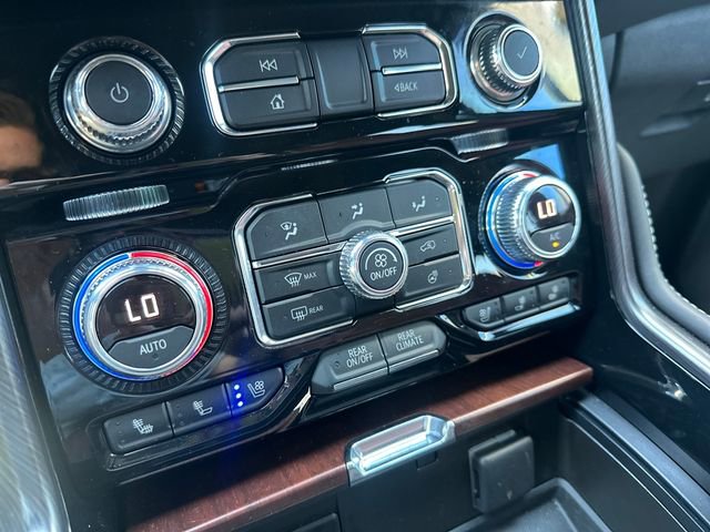 Used 2023 GMC Yukon XL Denali Ultimate image 10