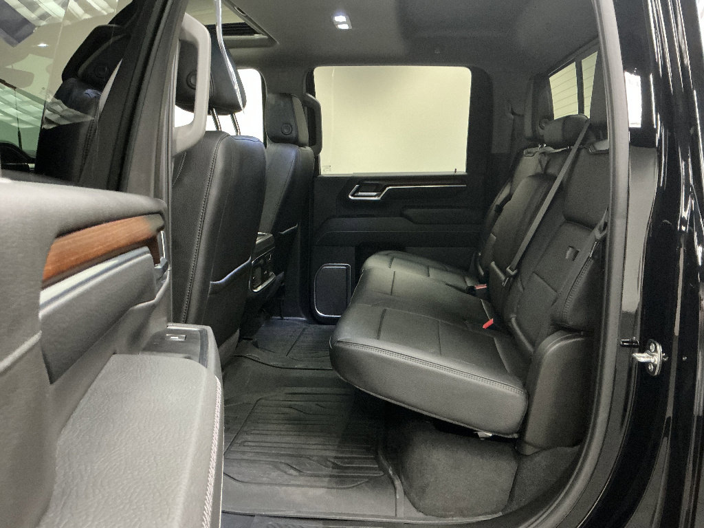 Used 2025 GMC Sierra 3500 Denali w/ Denali Reserve Package AWD/4WD image 27