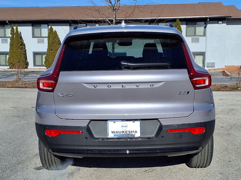 New 2026 Volvo XC40 B5 Plus w/ Climate Package AWD/4WD image 4