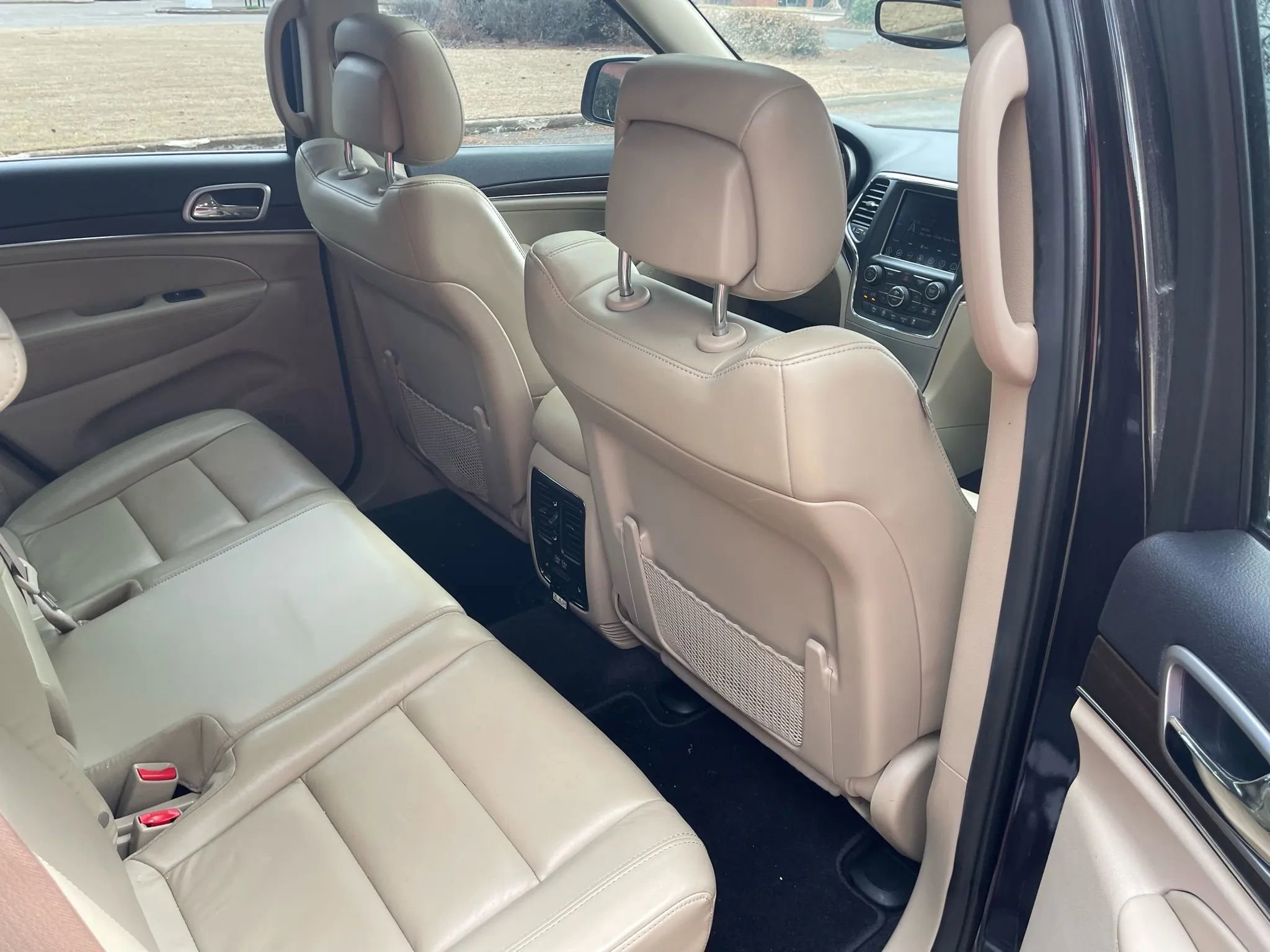 Used 2018 Jeep Grand Cherokee Limited image 13