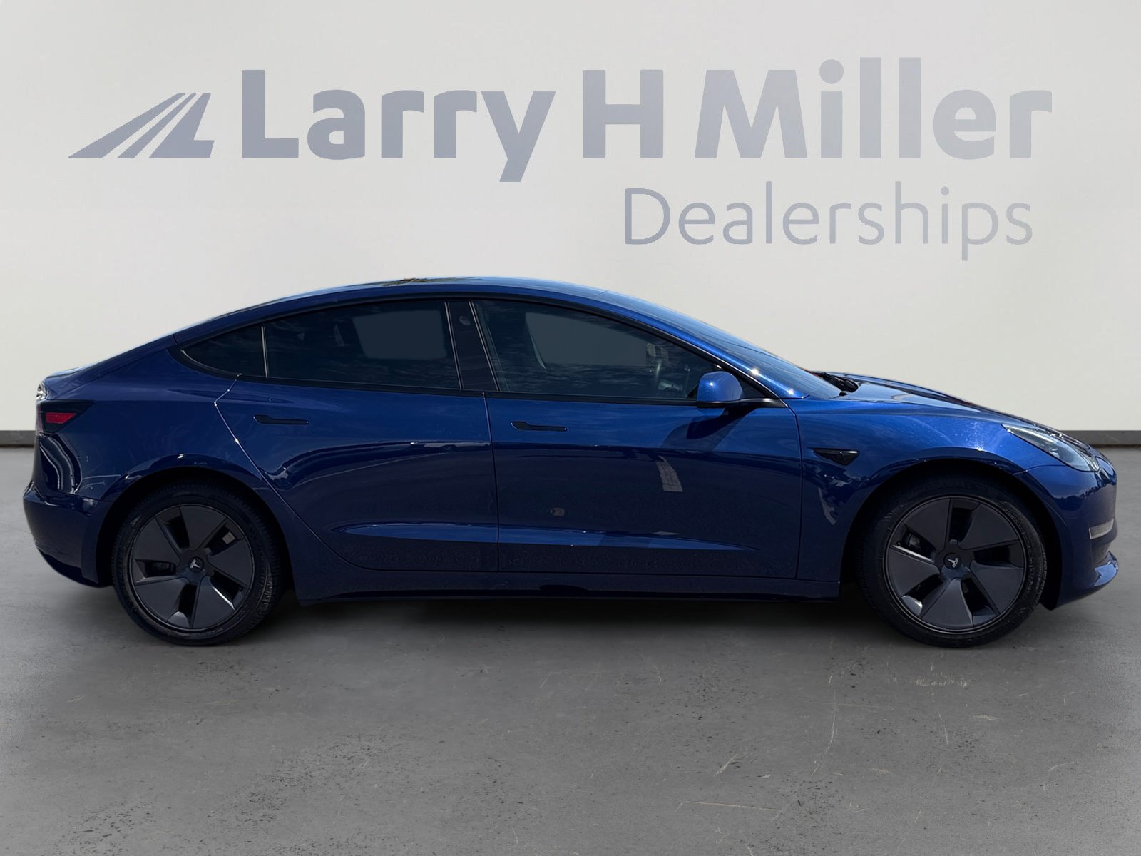 Used 2023 Tesla Model 3 Standard Range RWD image 6