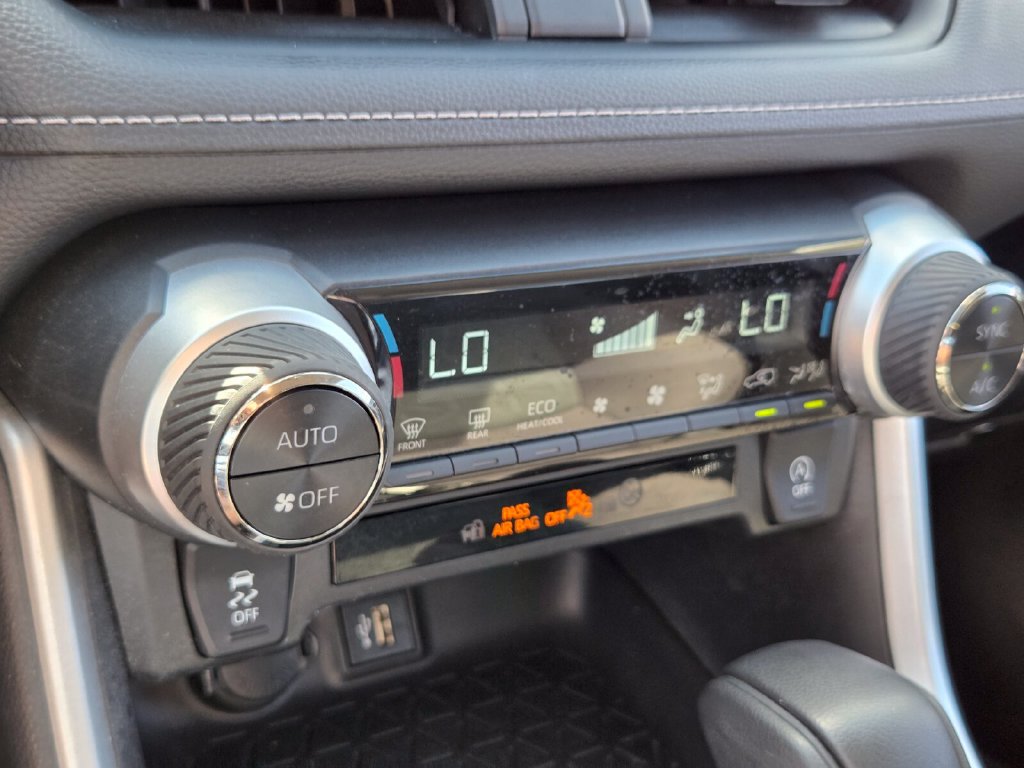 Used 2024 Toyota RAV4 XLE FWD image 20