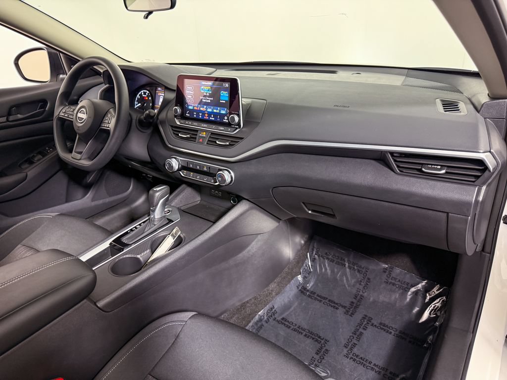 Certified 2025 Nissan Altima 2.5 S FWD image 12