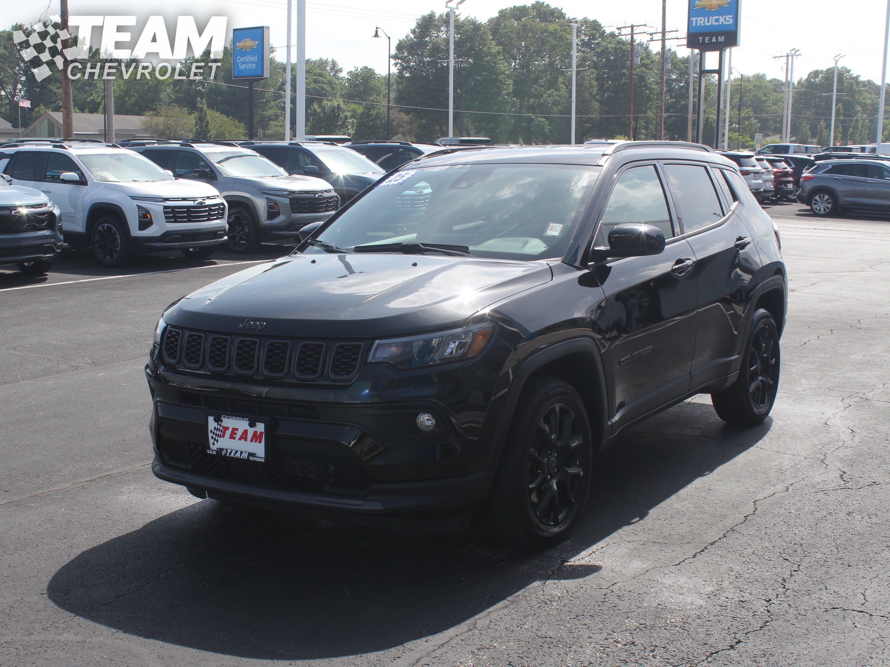 Used 2025 Jeep Compass Latitude w/ Convenience Group AWD/4WD image 8