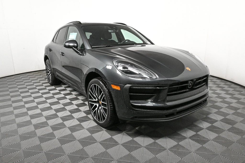 Certified 2026 Porsche Macan AWD/4WD image 27
