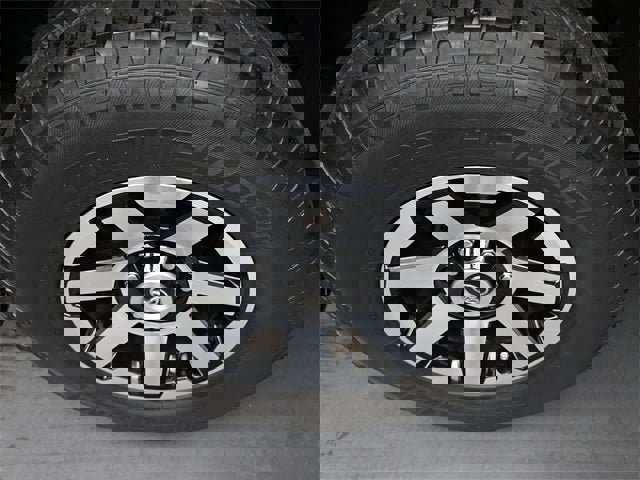 Used 2018 Toyota 4Runner TRD Off-Road image 18