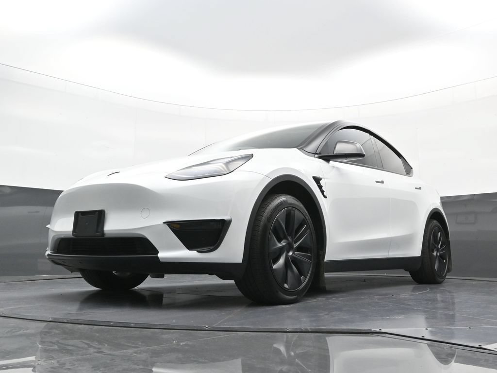 Used 2025 Tesla Model Y Long Range RWD image 24