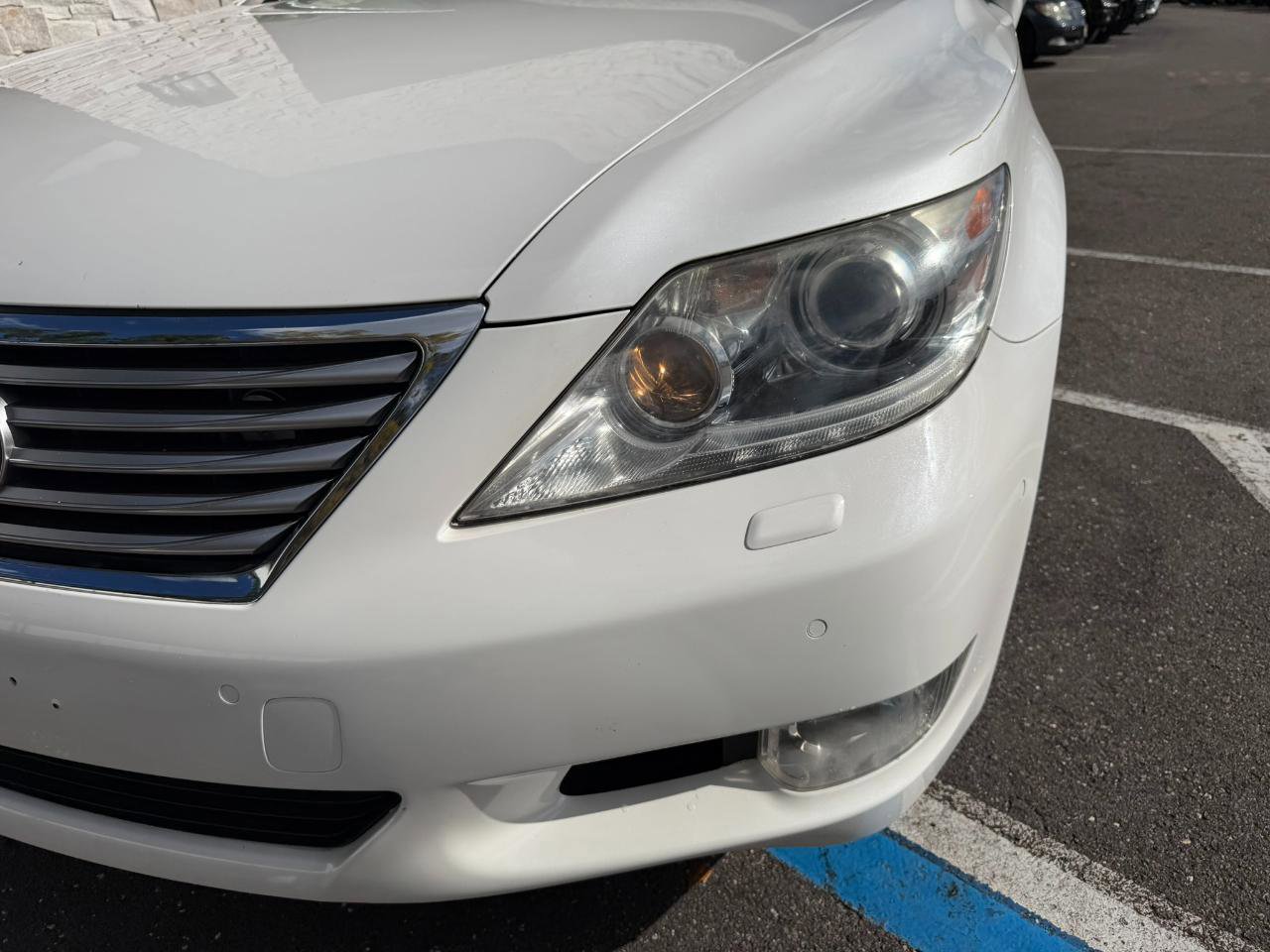 Used 2011 Lexus LS 460 AWD w/ Comfort Pkg image 6