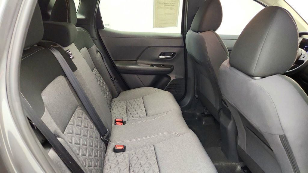 Used 2025 Nissan Kicks SV FWD image 21