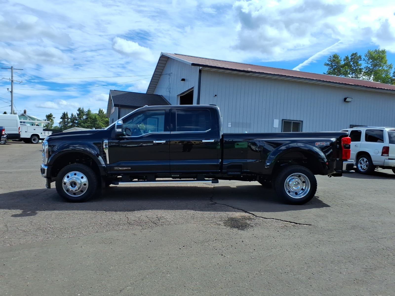 Used 2026 Ford F450 Lariat w/ Chrome Package AWD/4WD image 3