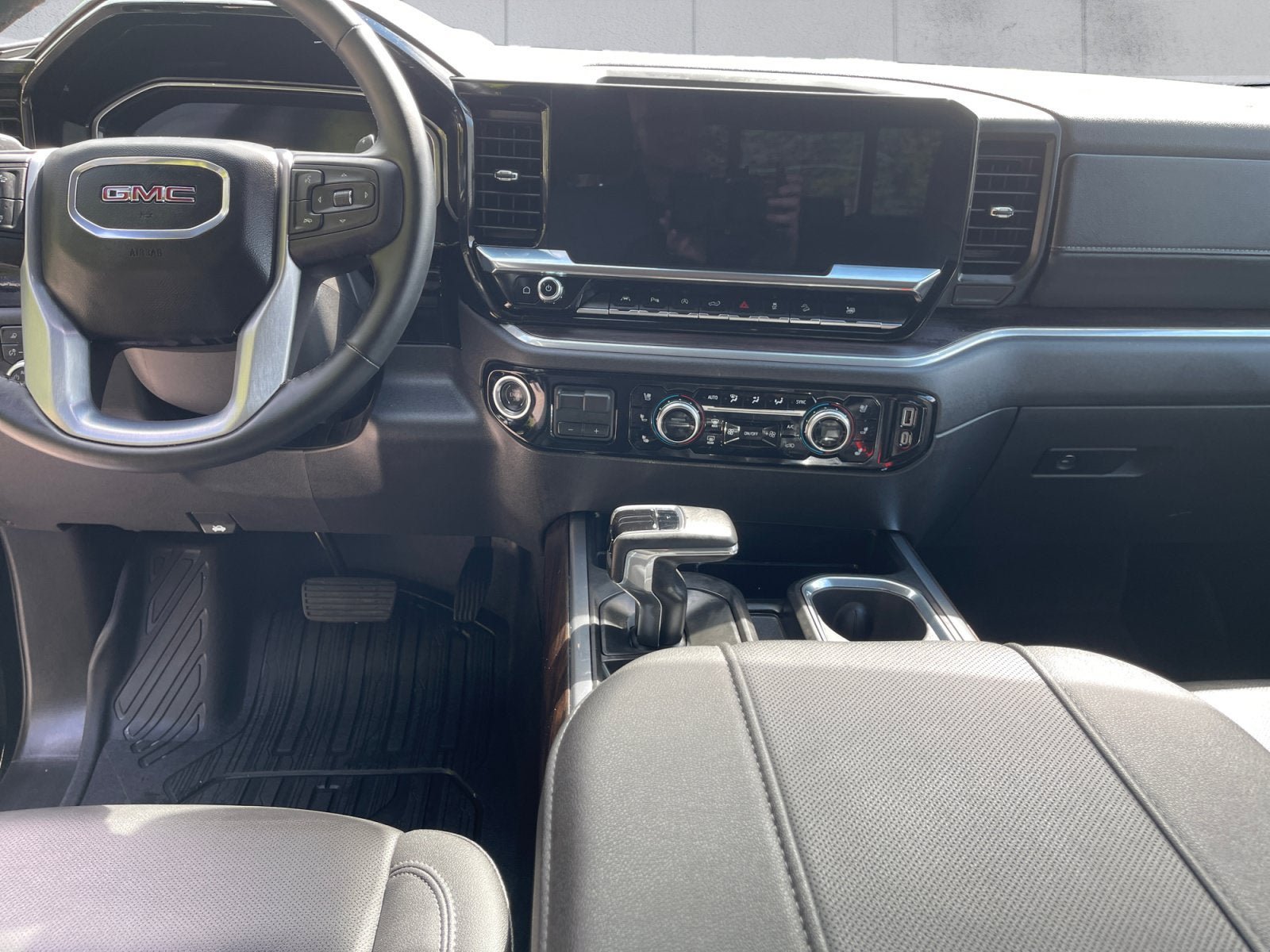Used 2026 GMC Sierra 1500 SLT w/ SLT Premium Plus Package AWD/4WD image 12