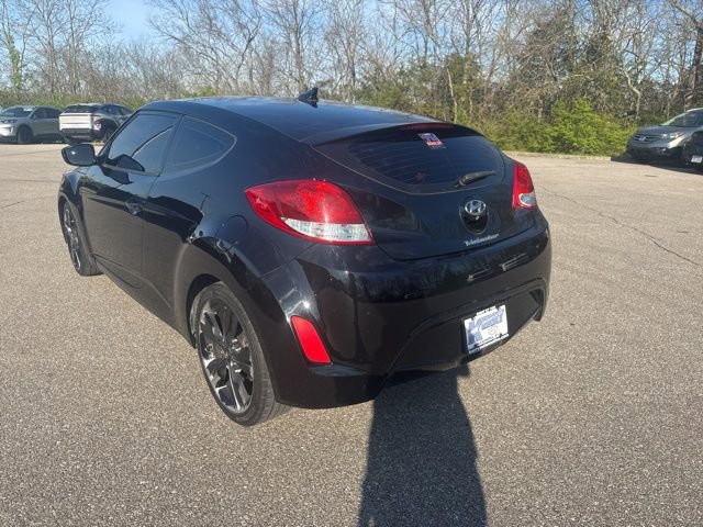 Used 2017 Hyundai Veloster Value Edition image 3