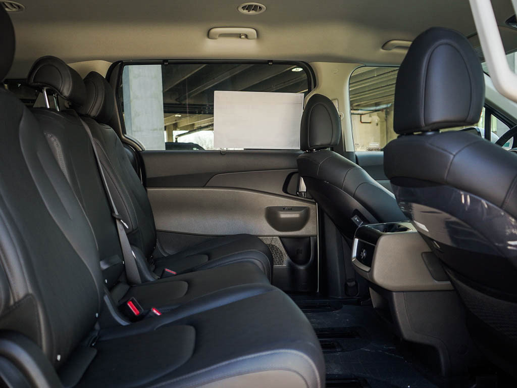 New 2026 Kia Carnival EX FWD image 13