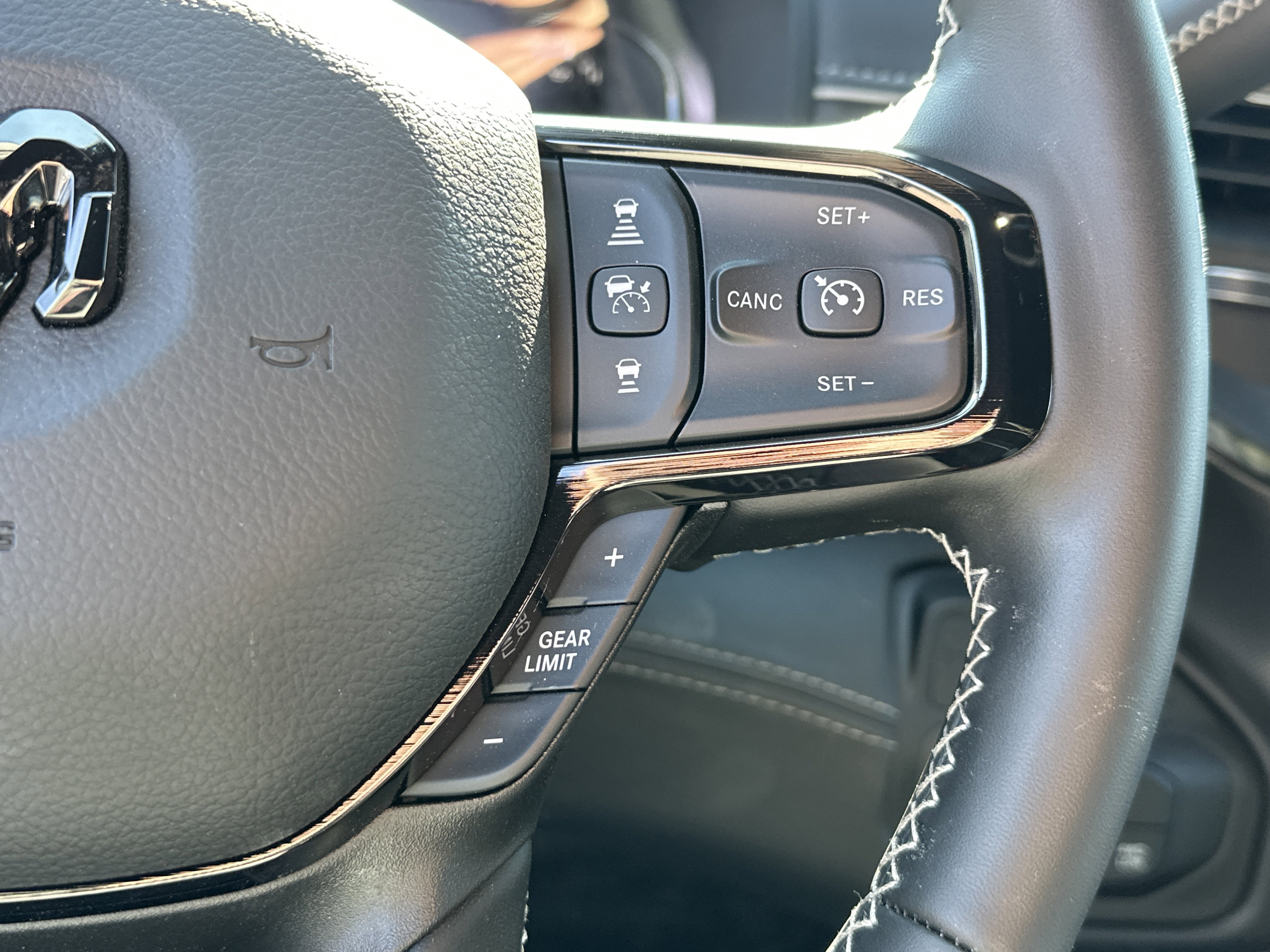 New 2026 RAM 2500 Limited AWD/4WD image 10