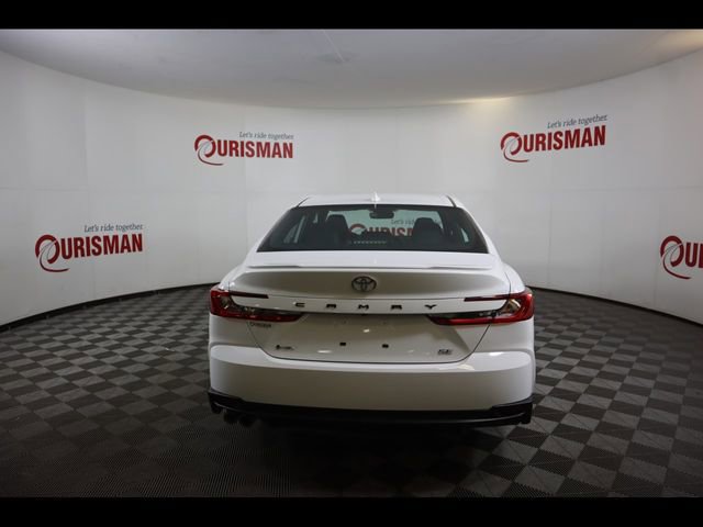 Used 2025 Toyota Camry SE w/ Convenience Package image 13