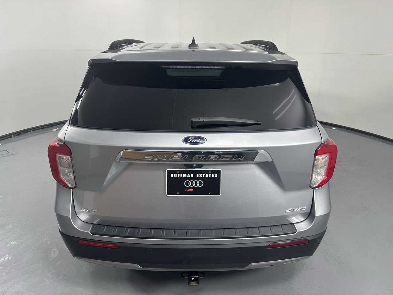 Used 2022 Ford Explorer XLT w/ Equipment Group 202A AWD/4WD image 6