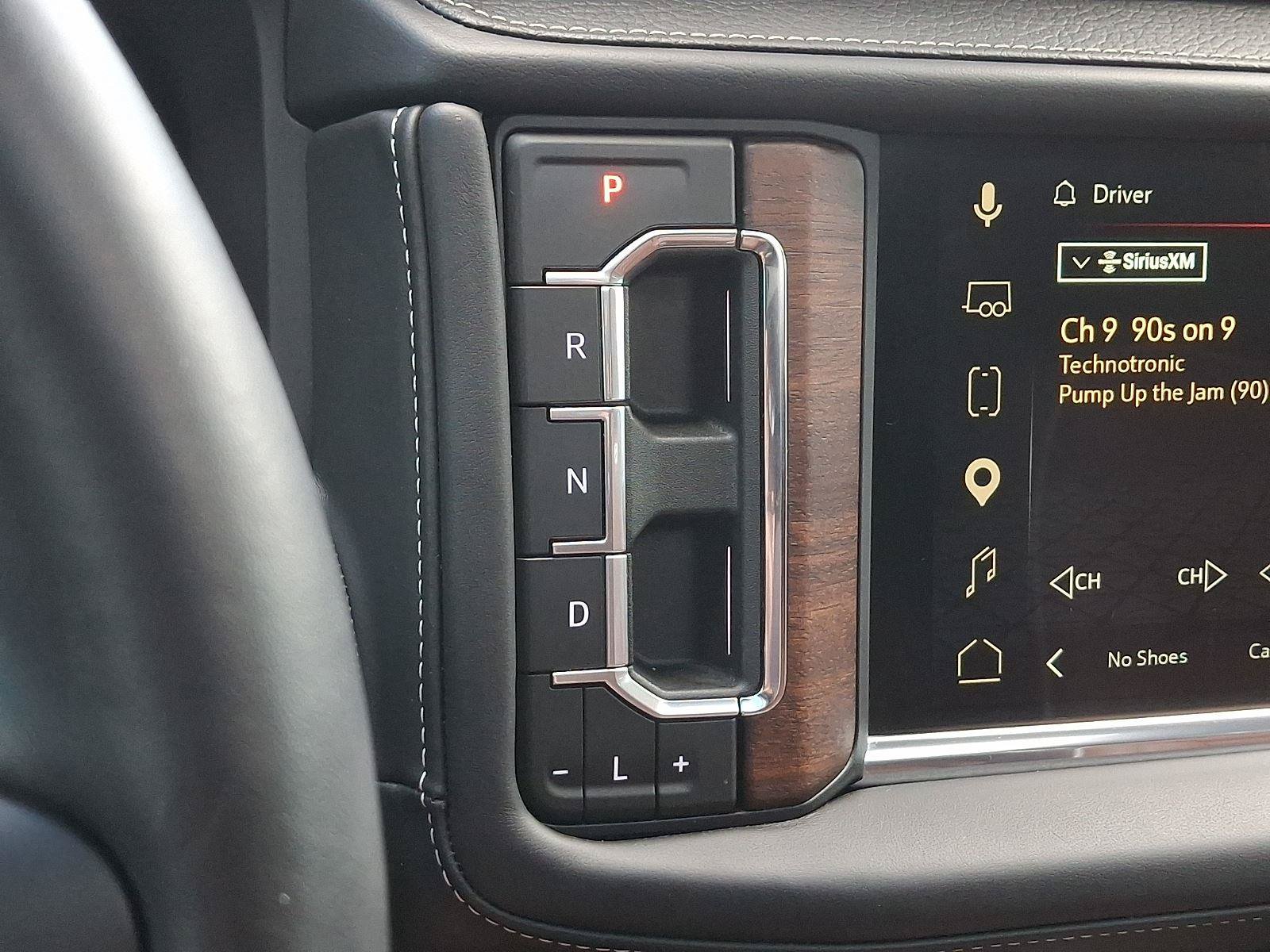 Used 2024 GMC Yukon XL Denali Ultimate AWD/4WD image 17