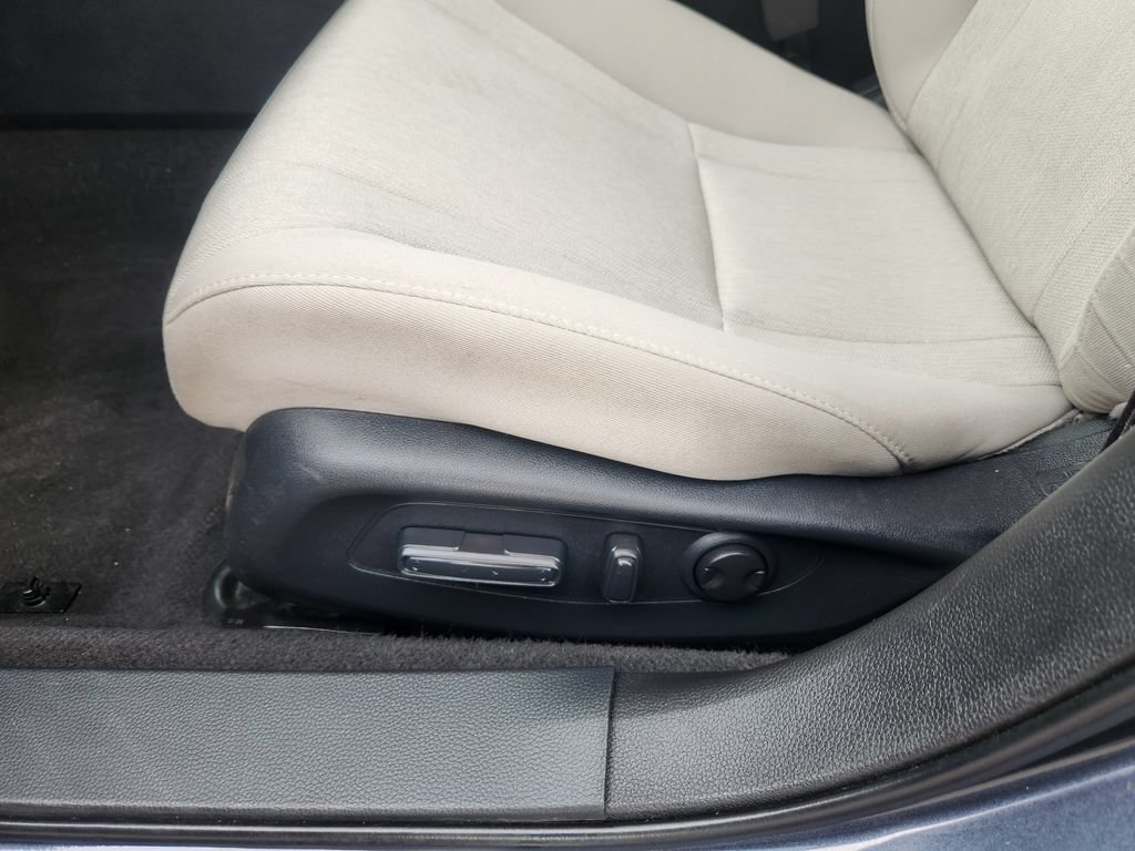 Used 2023 Honda Accord EX image 12