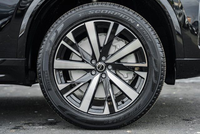 Certified 2025 Volvo XC90 T8 Core w/ Climate Package image 16