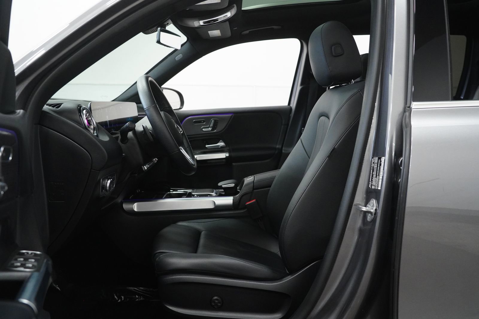 Certified 2023 Mercedes-Benz GLB 250 image 2