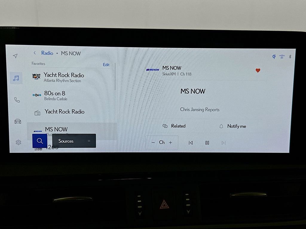 Used 2024 Lexus ES 350 Ultra Luxury w/ Accessory Package (Z2) image 15