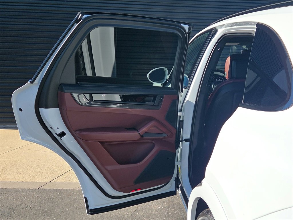 New 2026 Porsche Cayenne GTS image 17