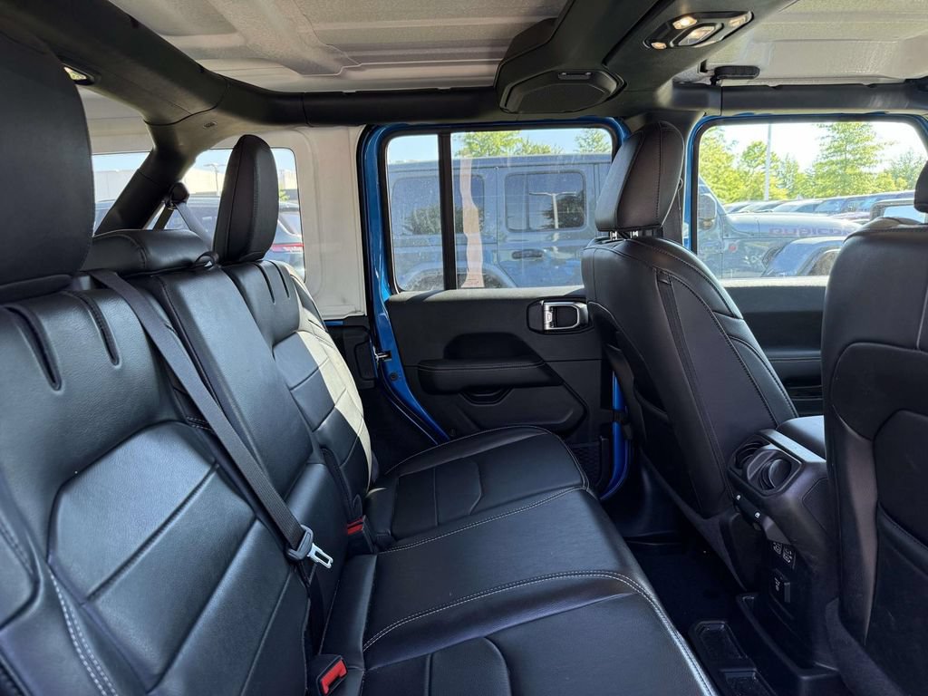 Used 2023 Jeep Wrangler Unlimited Sahara w/ Cold Weather Group AWD/4WD image 15