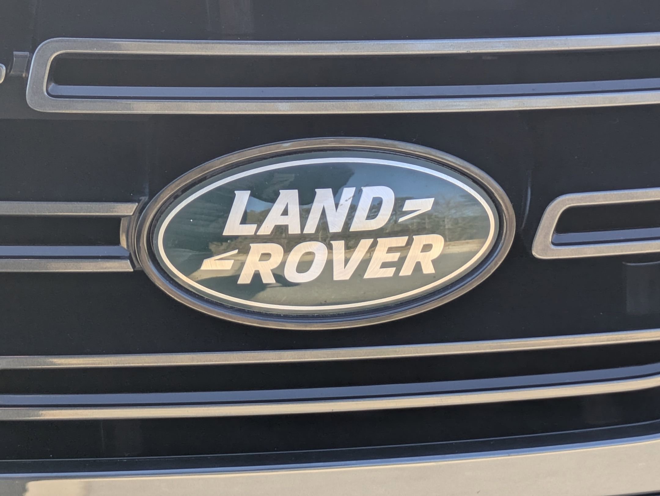 Certified 2025 Land Rover Range Rover SE image 33