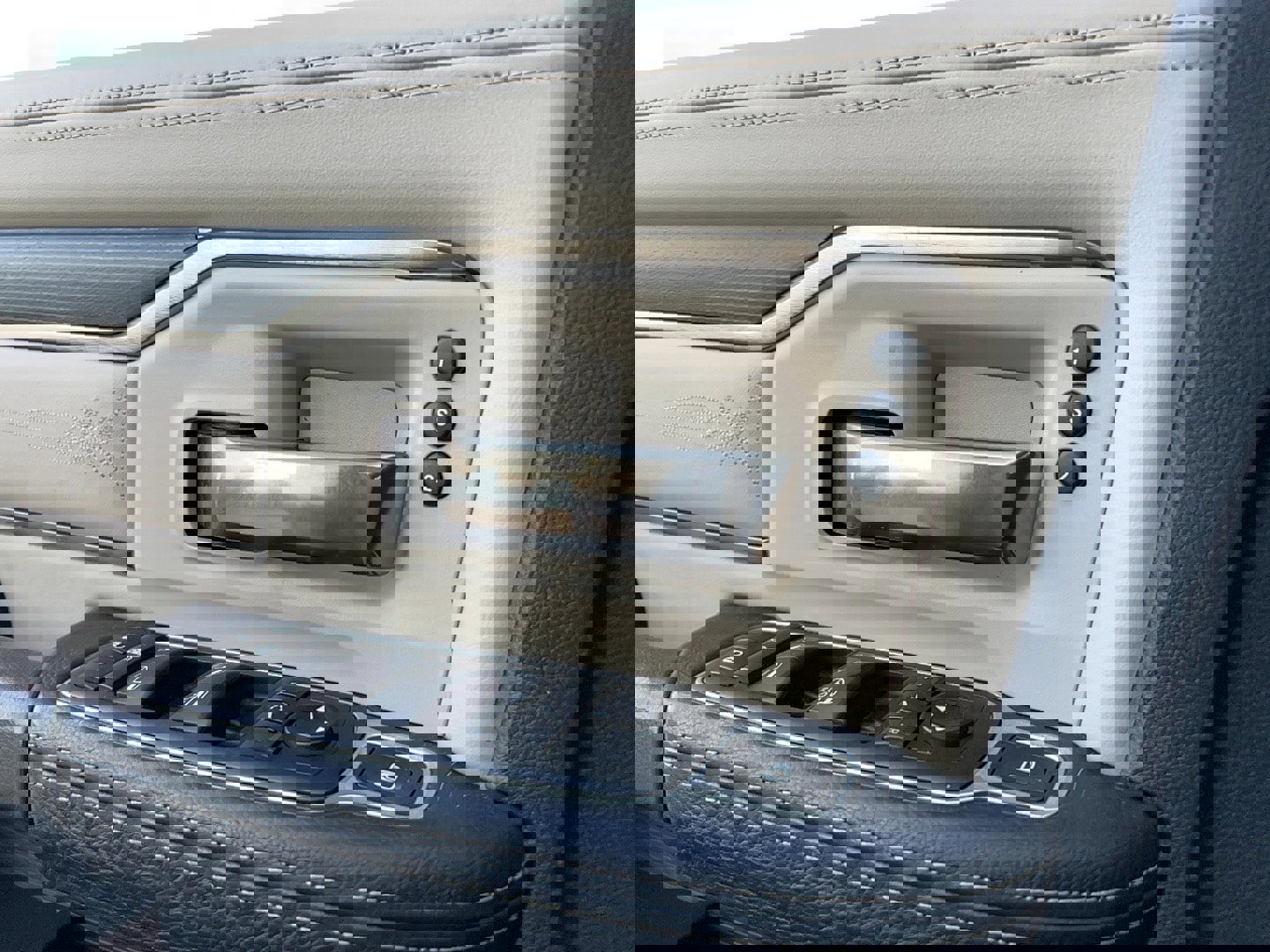 Used 2019 RAM 2500 Limited image 17