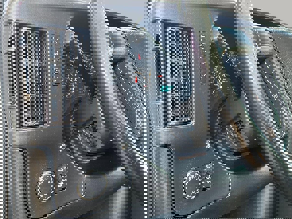 Used 2020 Chevrolet Express 3500 LS image 9