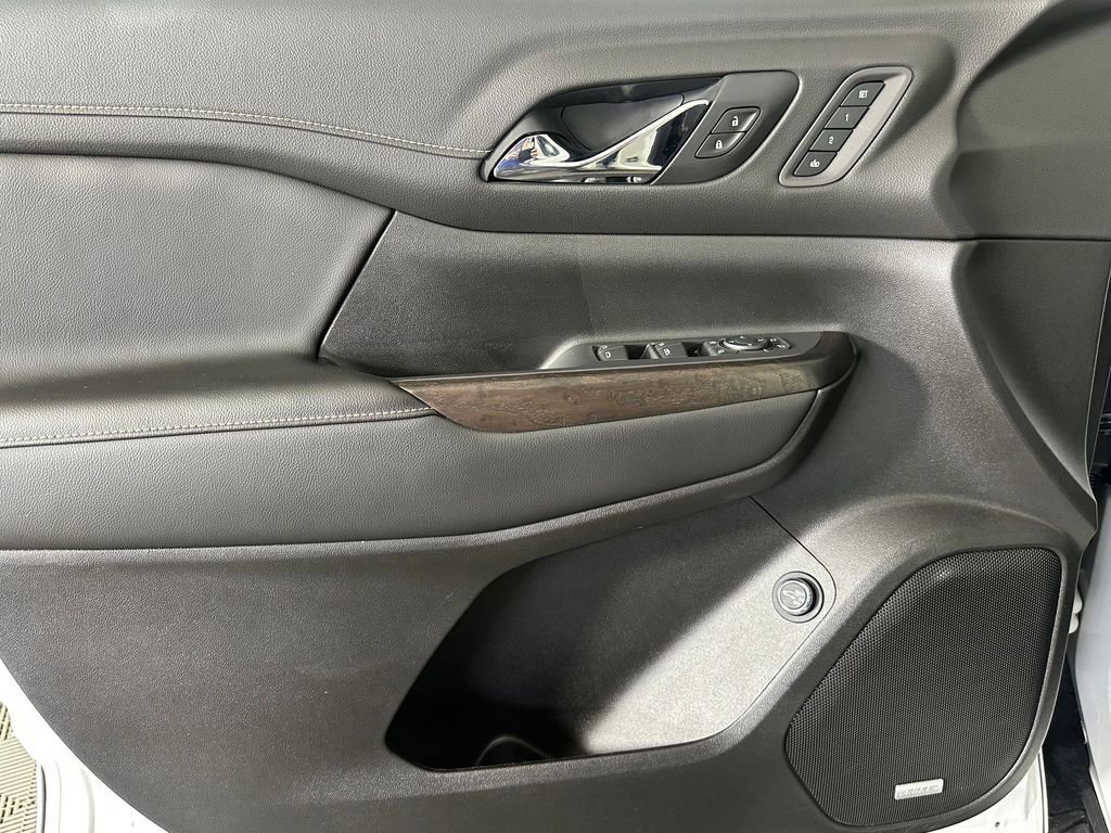 Used 2021 GMC Acadia Denali AWD/4WD image 23