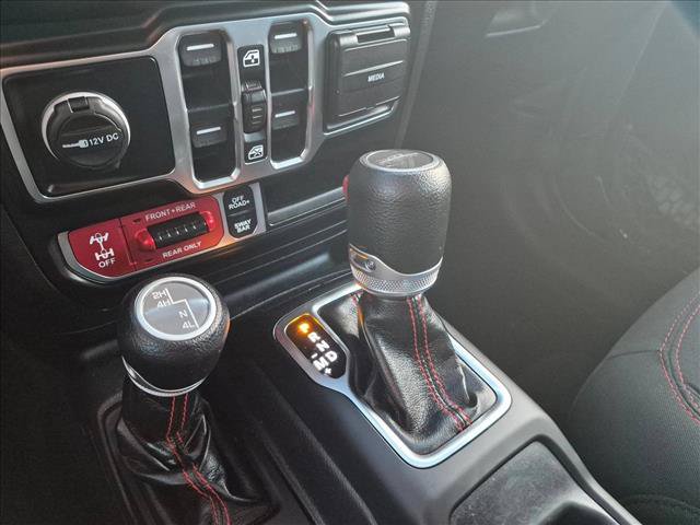Used 2021 Jeep Gladiator Rubicon AWD/4WD image 10