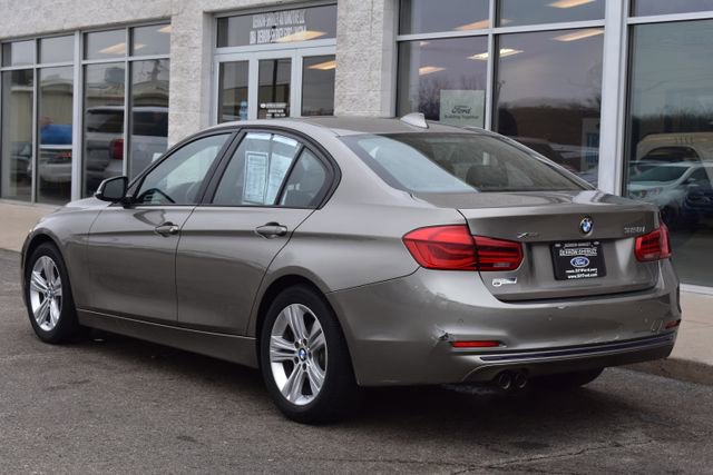 Used 2016 BMW 328i xDrive Sedan w/ Technology Package image 4